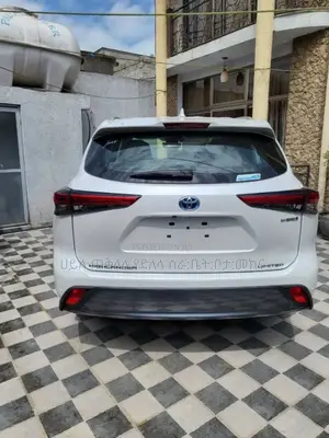 New Toyota Highlander Hybrid 2024 White