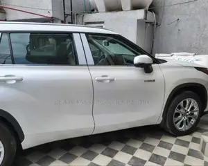 New Toyota Highlander Hybrid 2024 White