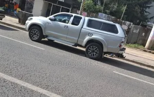 Toyota Hilux 2012 Silver