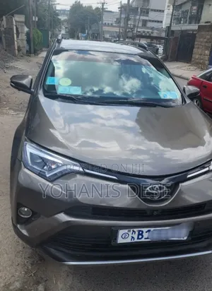 Photo - Toyota RAV4 2017 Gray