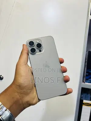 Photo - Apple iPhone 15 Pro Max 256 GB Gray