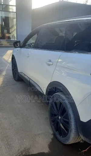 Peugeot 5008 2021 White