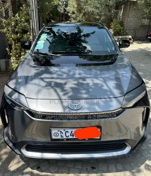 Photo - Toyota bZ4X 2023 Silver