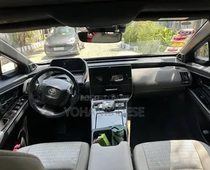 Toyota bZ4X 2023 Silver