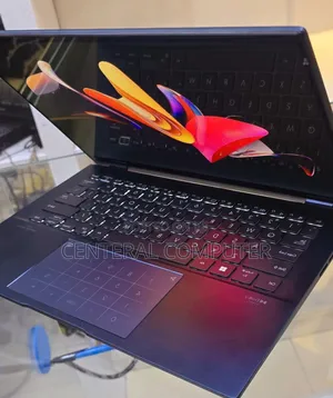 New Laptop Asus ZenBook UX330UA 16GB Intel Core I7 SSD 512GB