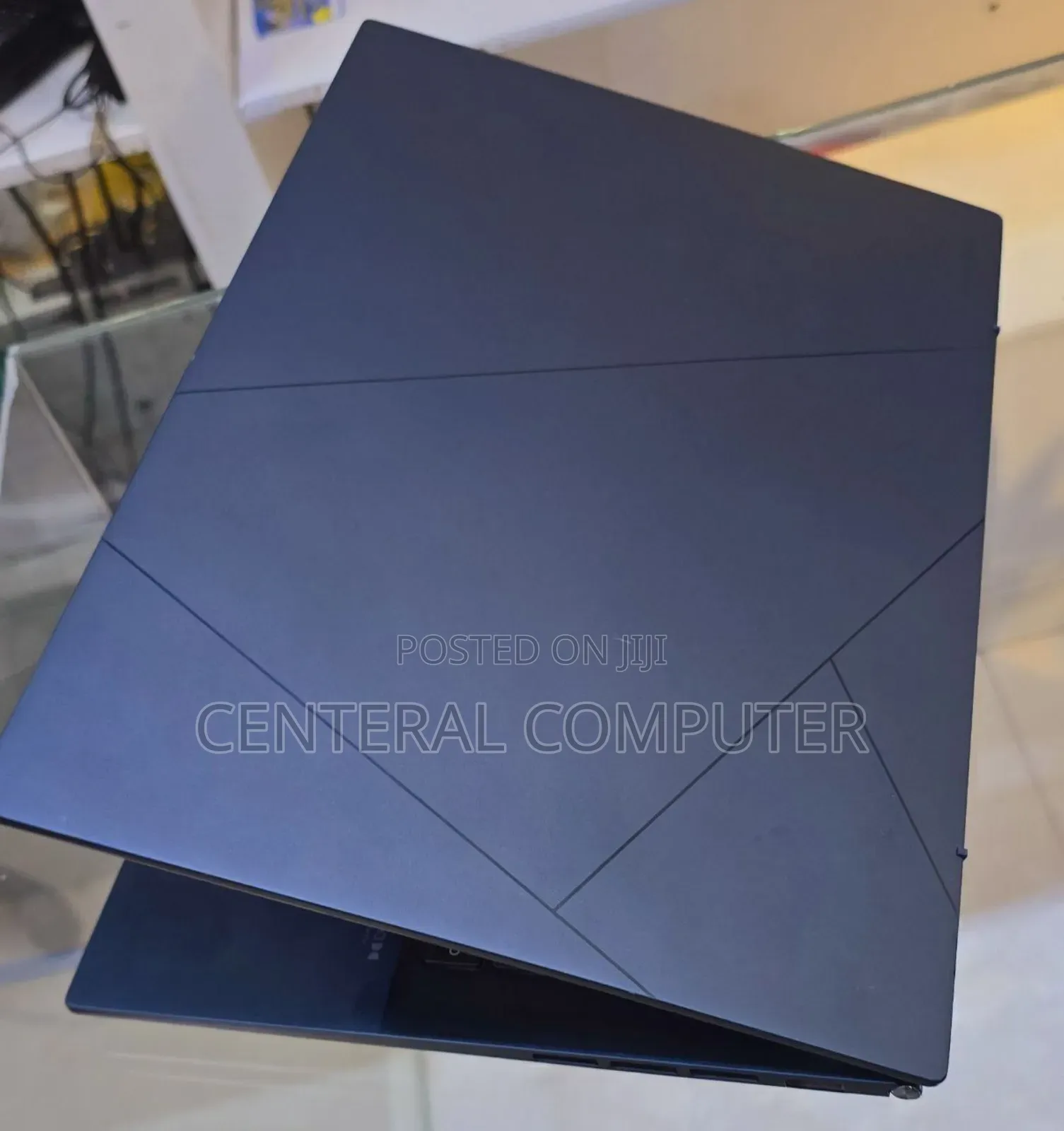 New Laptop Asus ZenBook UX330UA 16GB Intel Core I7 SSD 512GB