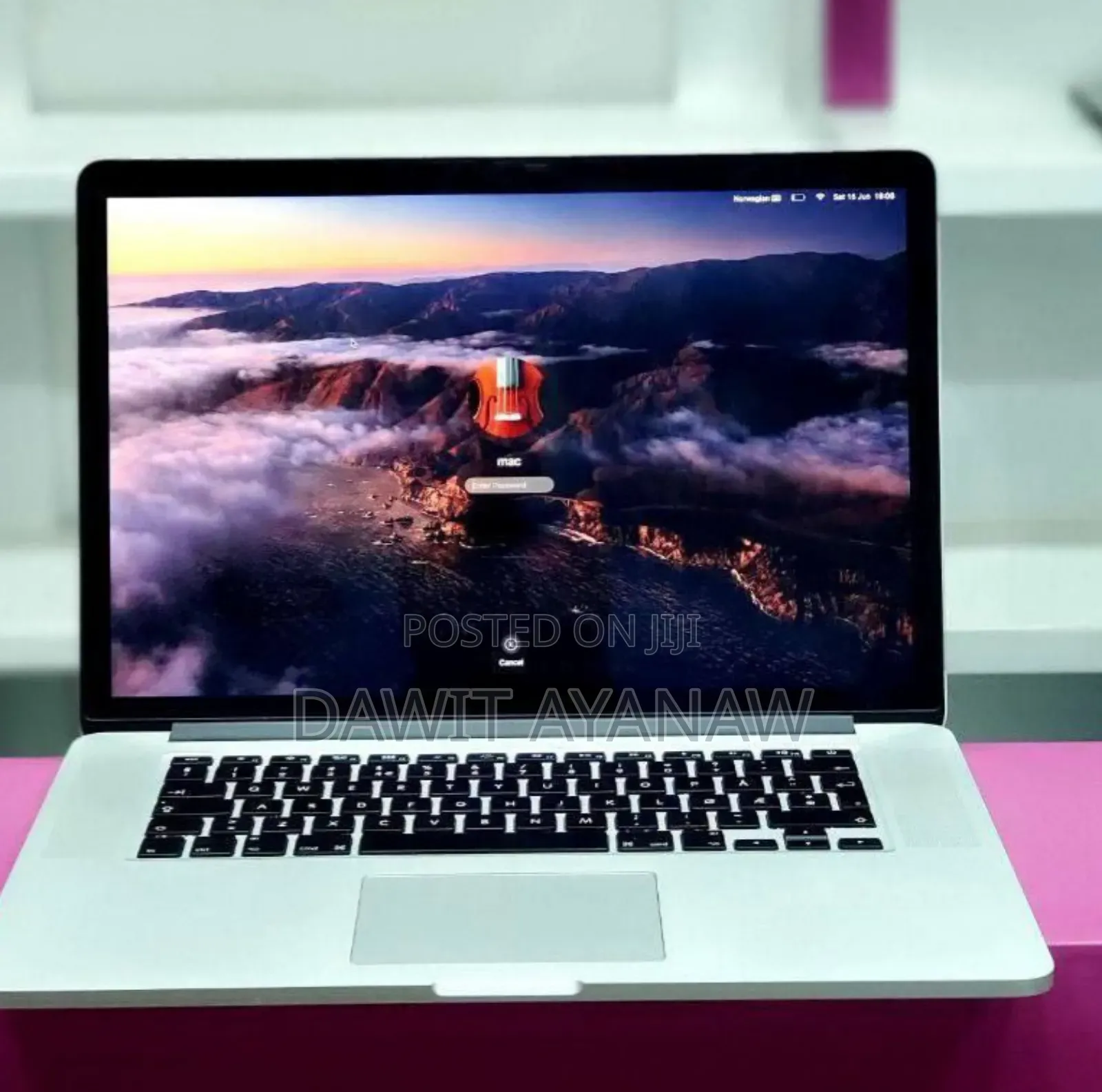 New Laptop Apple MacBook Pro 2017 16GB Intel Core I7 SSD 256GB