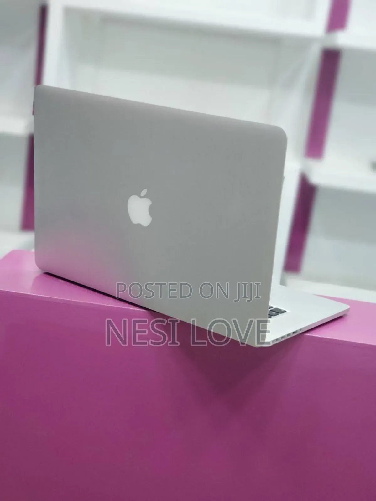 New Laptop Apple MacBook Pro 2017 16GB Intel Core I7 SSD 256GB