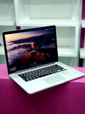 New Laptop Apple MacBook Pro 2015 16GB Intel Core I7 SSD 256GB