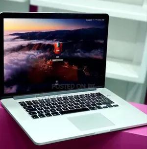 New Laptop Apple MacBook Pro 2017 16GB Intel Core I7 SSD 256GB