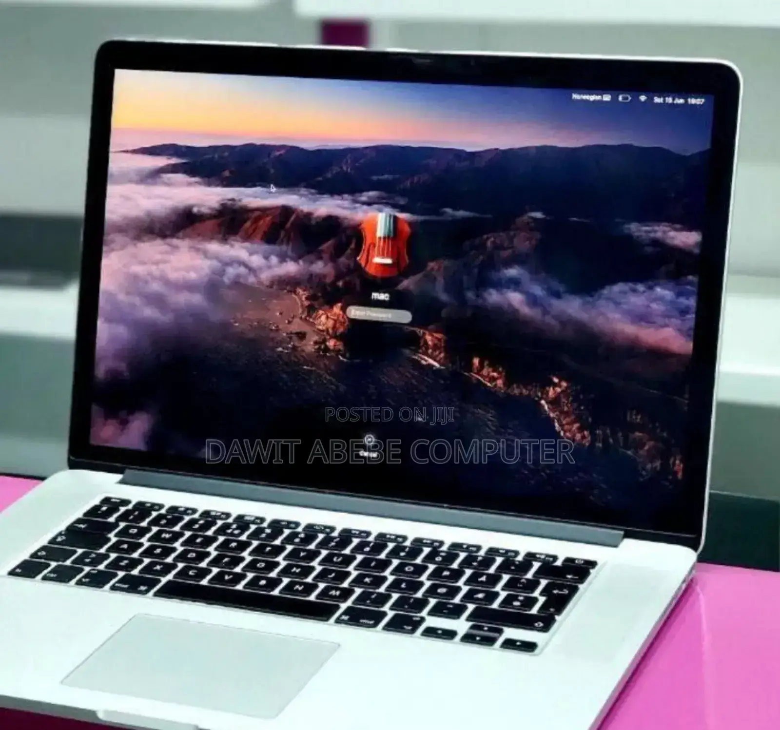 New Laptop Apple MacBook Pro 16GB Intel Core I7 SSD 256GB