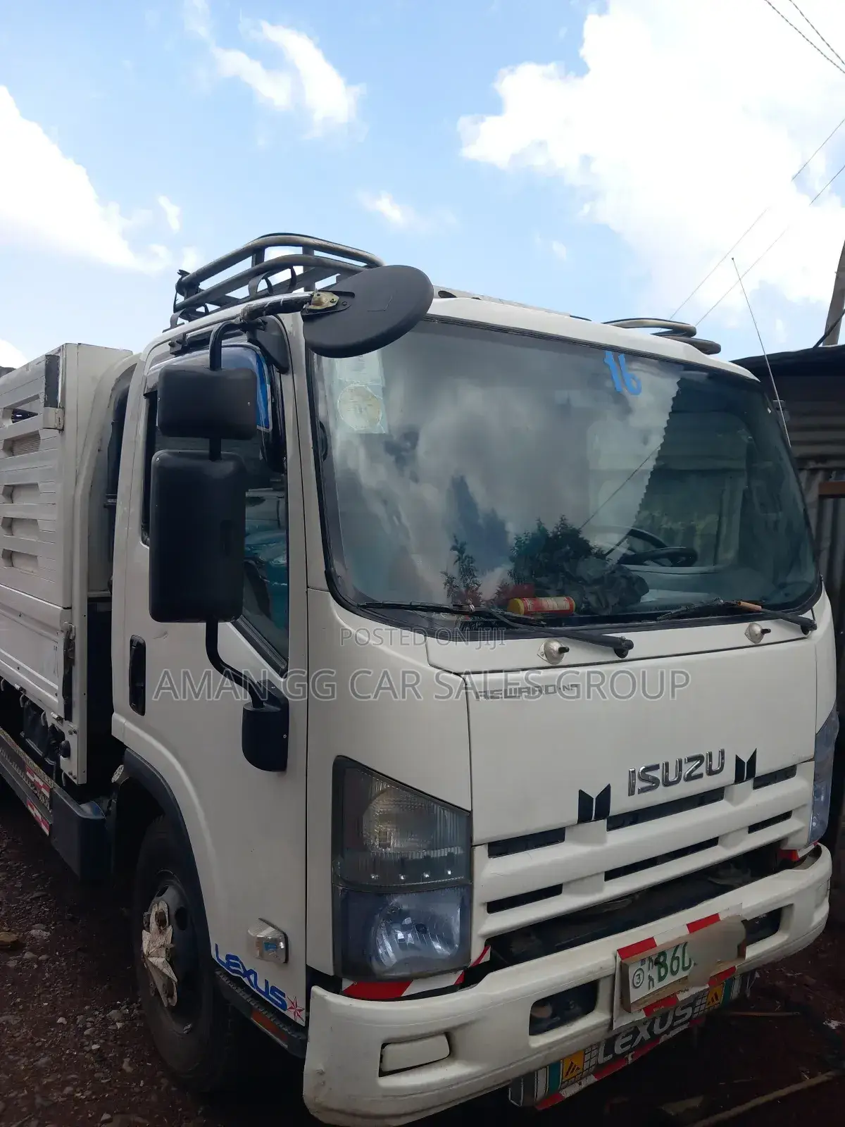 Isuzu. Obama 2022. Model.