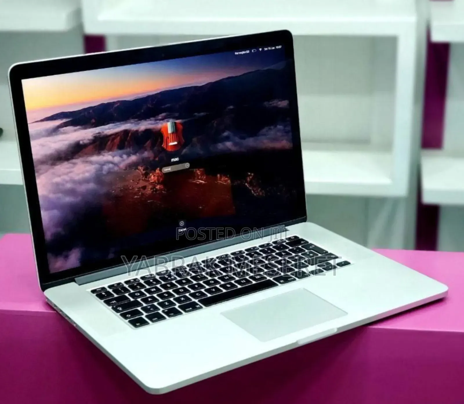 New Laptop Apple MacBook Pro 2015 16GB Intel Core I7 SSD 256GB