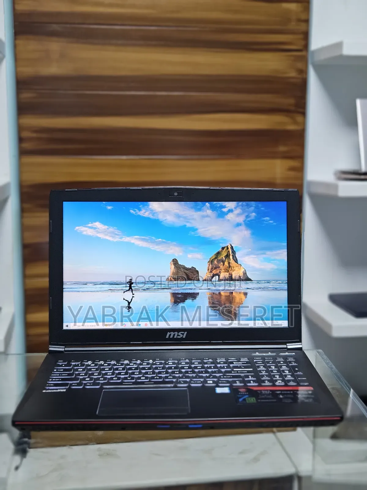 New Laptop MSI 8GB Intel Core I5 HDD 1T