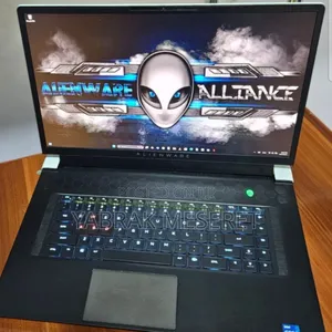 New Laptop Alienware M17x R2 16GB Intel Core I7 SSD 1T