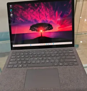 New Laptop Microsoft Surface 16GB Intel Core I7 SSD 512GB