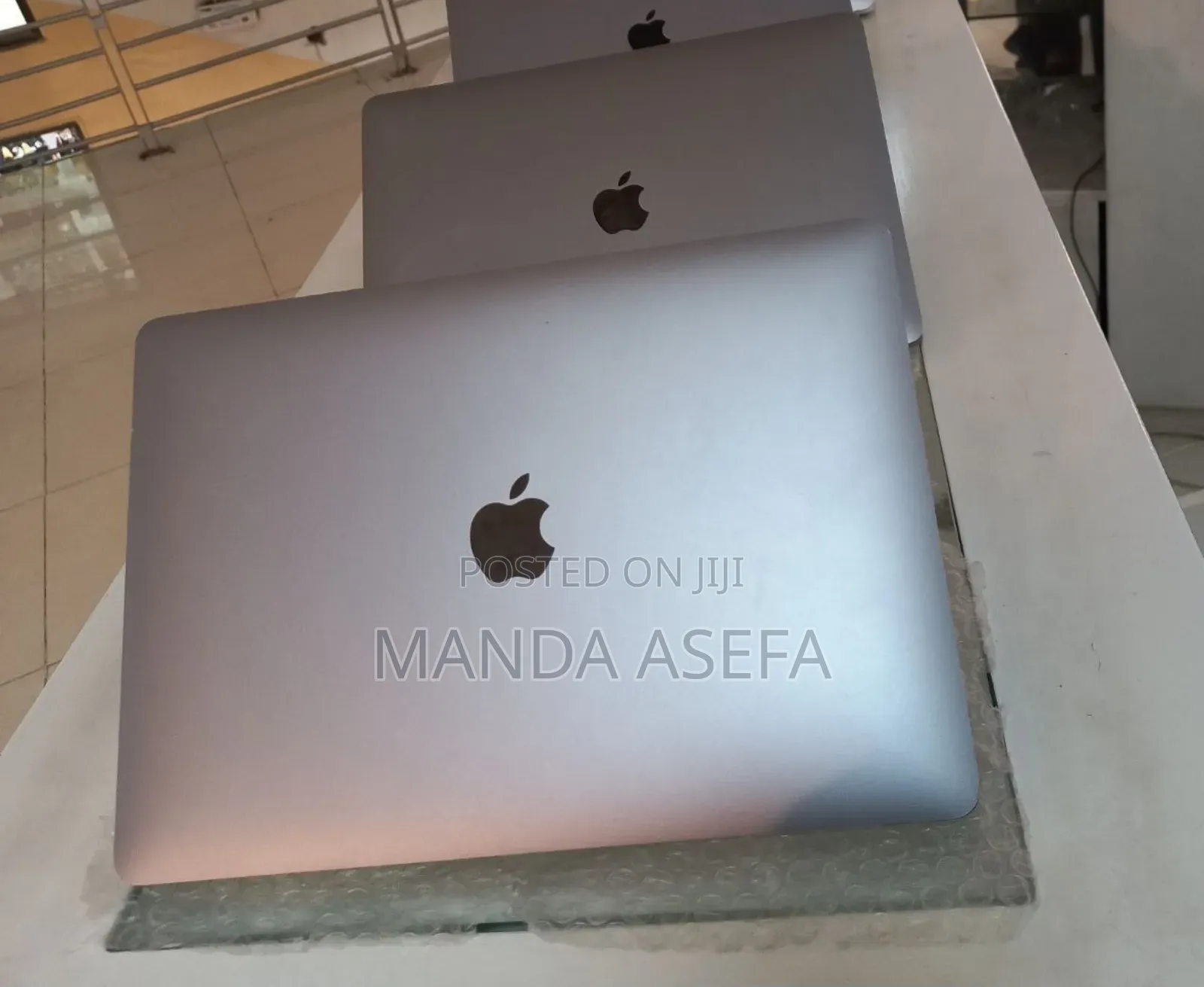 New Laptop Apple MacBook Pro 2018 8GB Intel Core I5 SSD 512GB