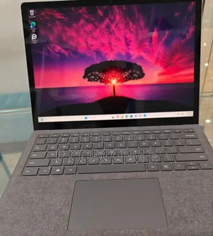New Laptop Microsoft Surface 16GB Intel Core I7 SSD 512GB