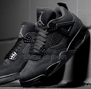 Black Cat Jordan 4