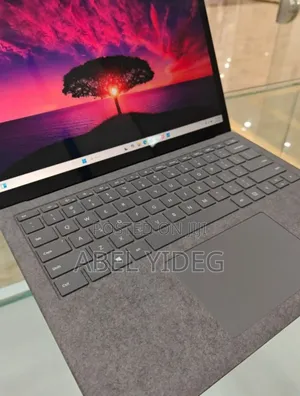 New Laptop Microsoft Surface 16GB Intel Core I7 SSD 512GB