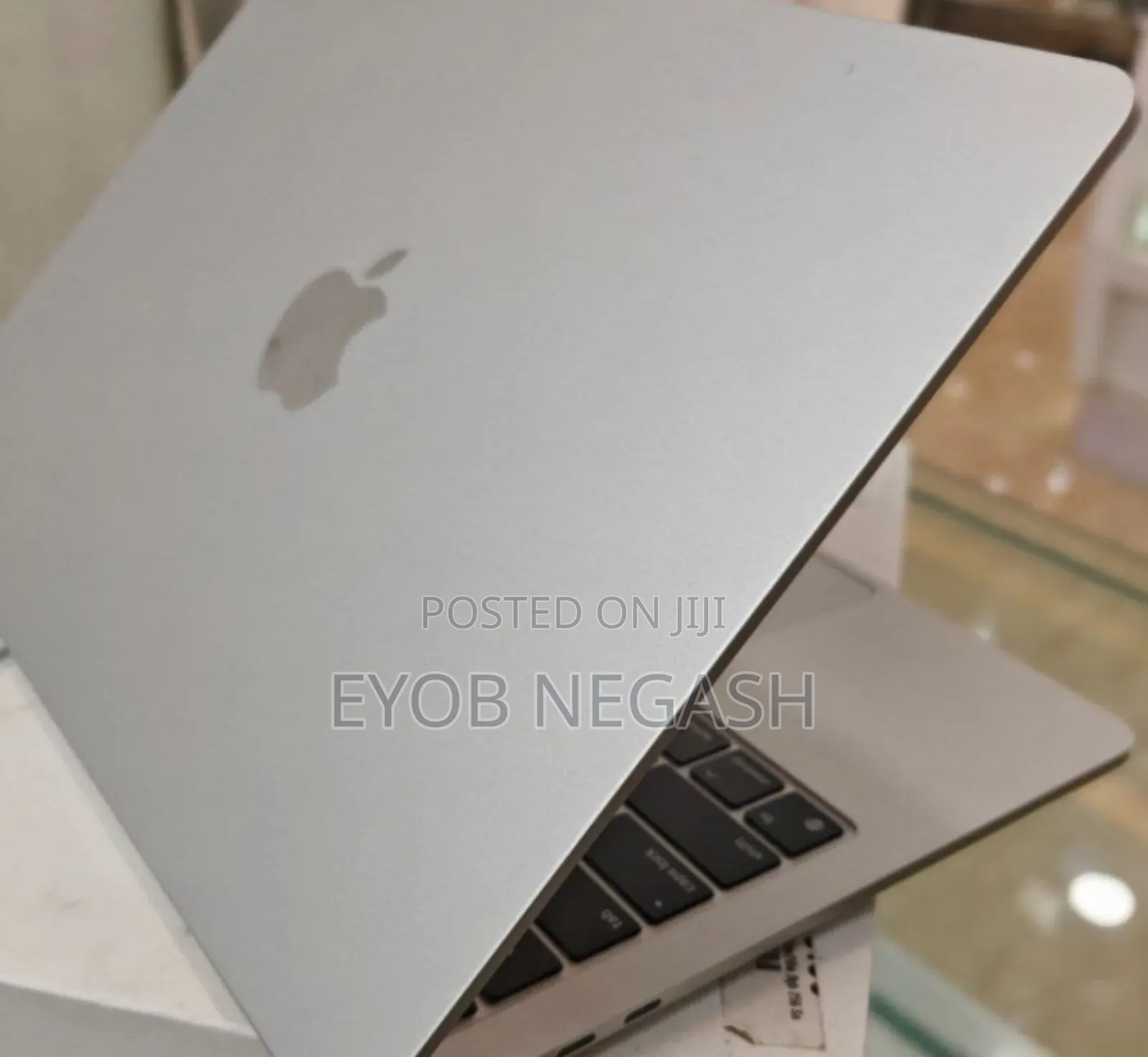 New Laptop Apple MacBook Air 2023 M2 8GB Apple M2 SSD 256GB