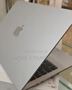 Photo - New Laptop Apple MacBook Air 2022 M2 8GB Apple M2 SSD 256GB