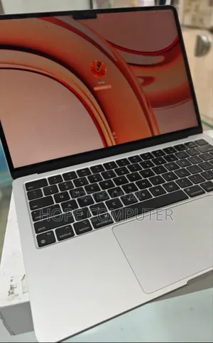 New Laptop Apple MacBook Air 2022 M2 8GB Apple M2 SSD 256GB