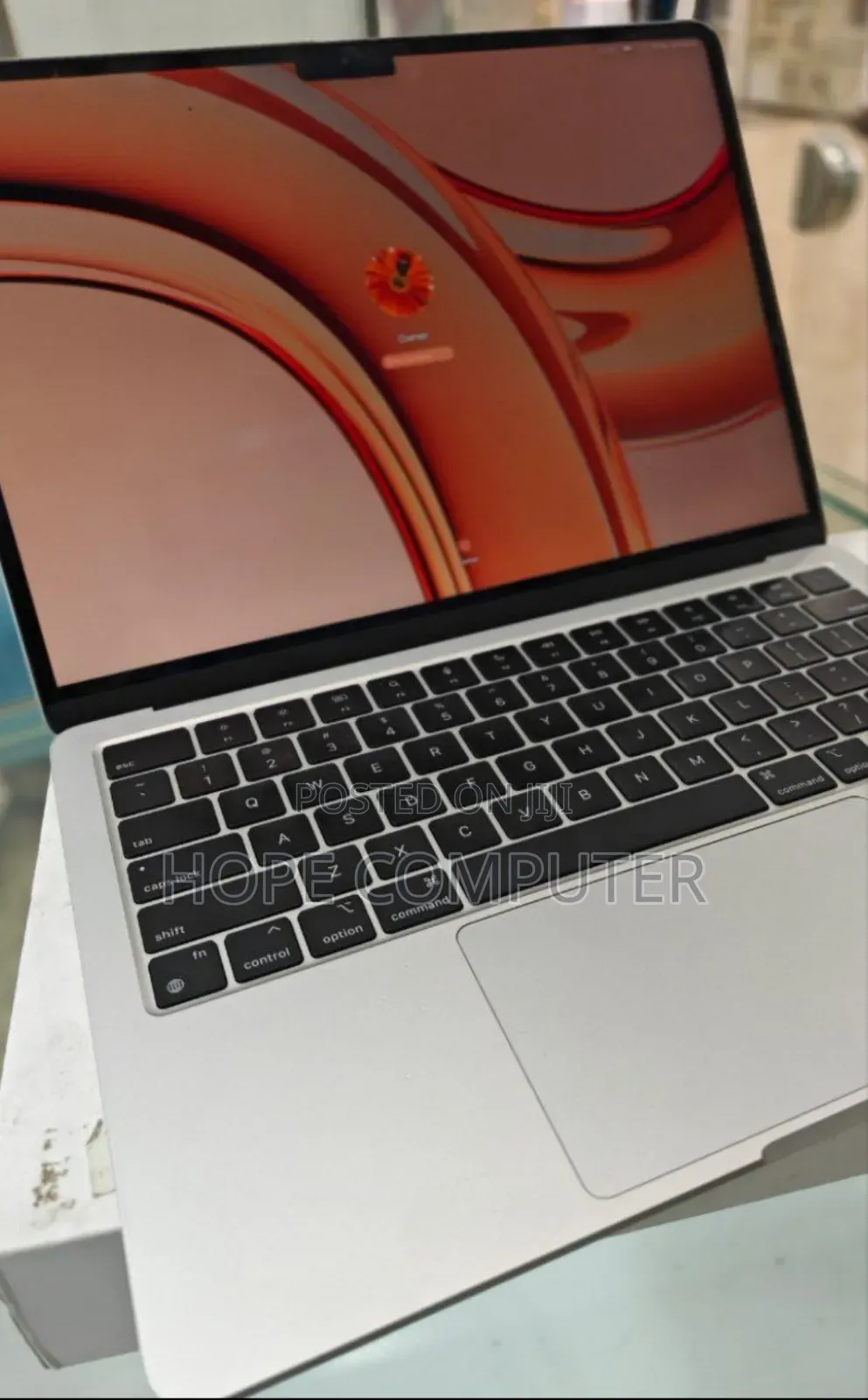 New Laptop Apple MacBook Air 2022 M2 8GB Apple M2 SSD 256GB