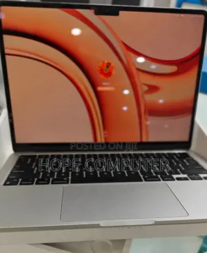New Laptop Apple MacBook Air 2022 M2 8GB Apple M2 SSD 256GB