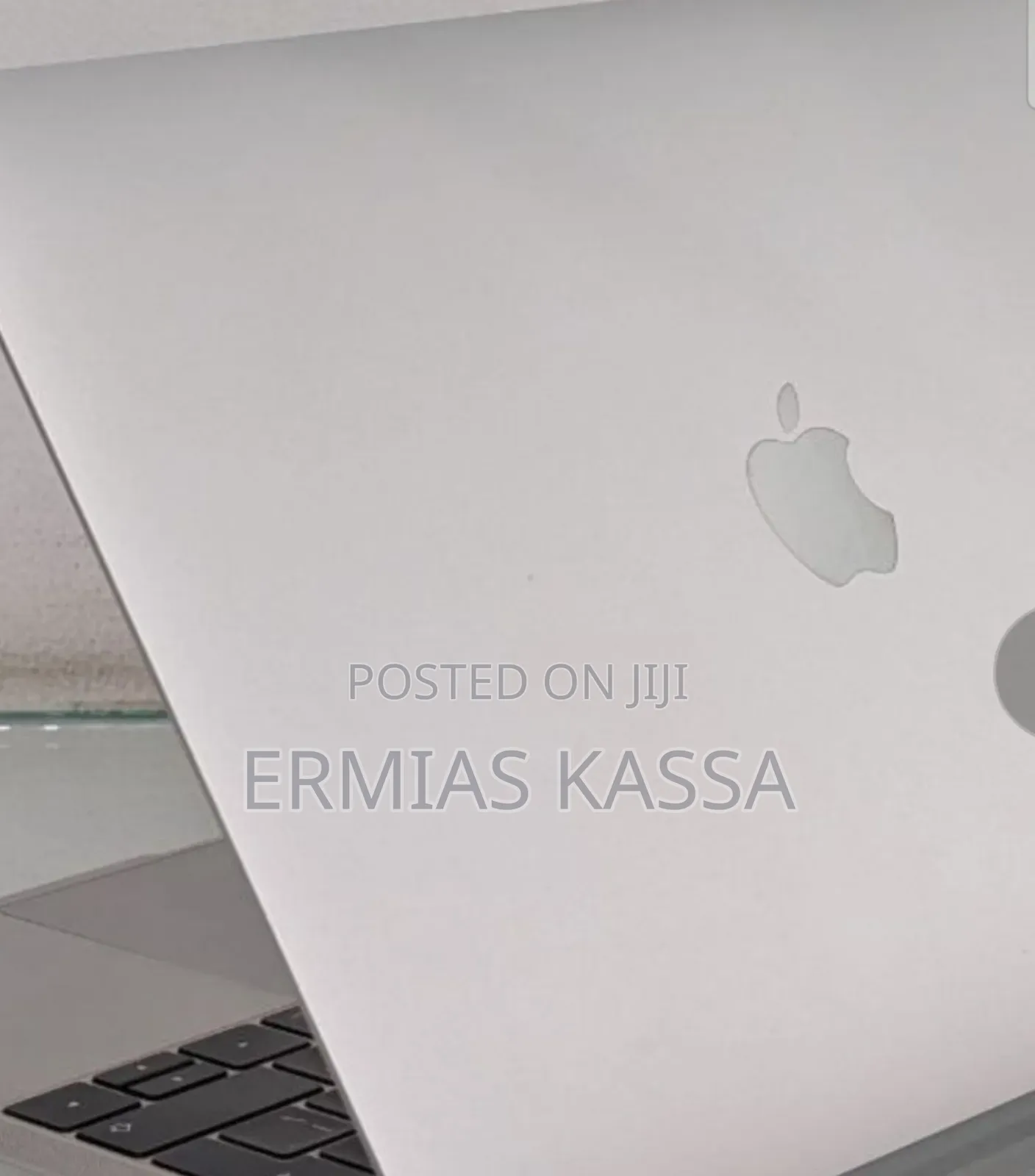 New Laptop Apple MacBook Pro 2017 8GB Intel Core I5 SSD 256GB