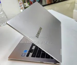 New Laptop Samsung 16GB Intel Core I7 SSD 512GB