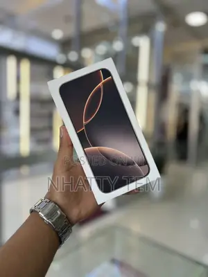 Photo - New Apple iPhone 16 Pro Max 256 GB Gold