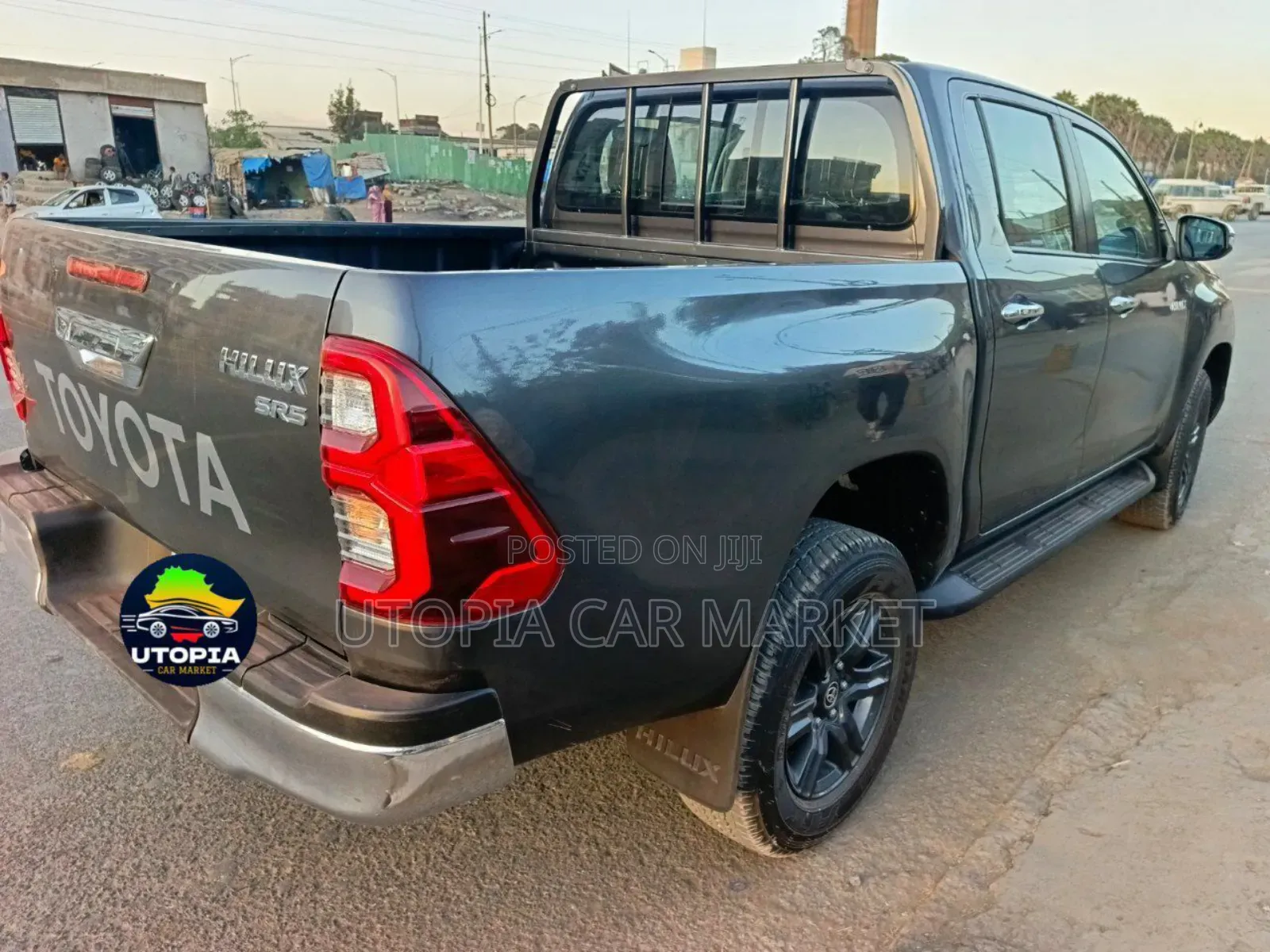 Toyota Hilux 2023 Blue