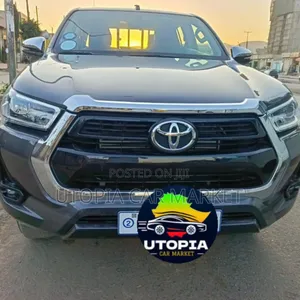 Toyota Hilux 2023 Blue