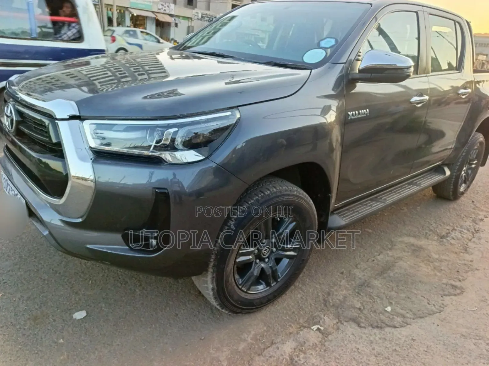 Toyota Hilux 2023 Blue