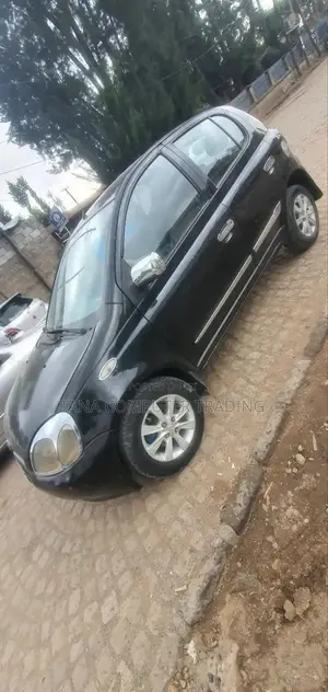 Photo - Toyota Vitz 2000 Black