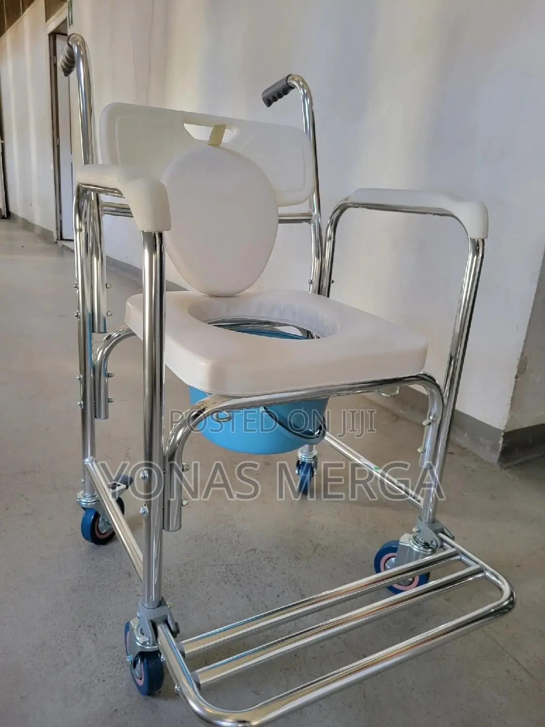 Backrest Armrest Commode Chair፩寗multiple Use+Medical Bedside