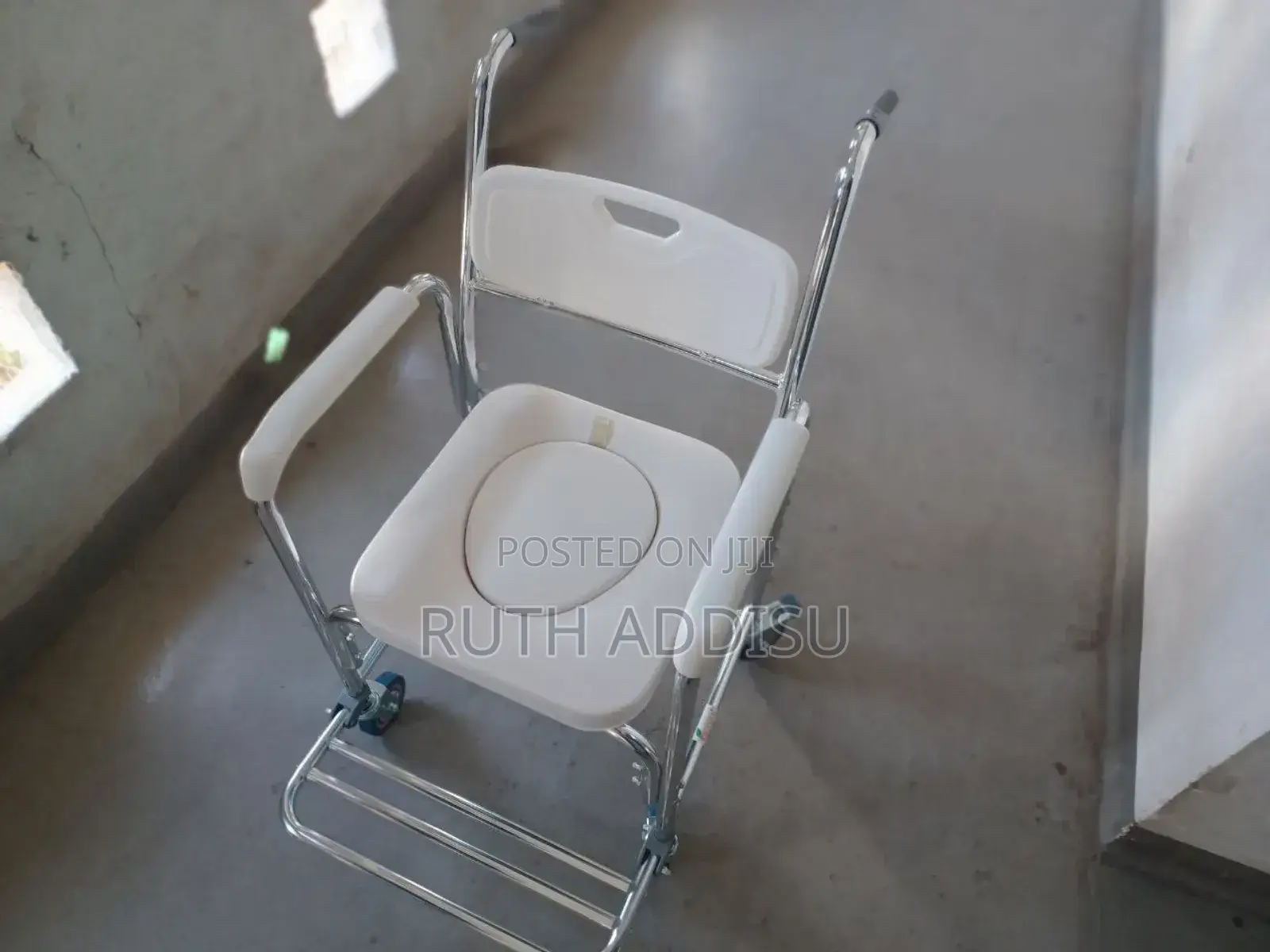Commode Wheel Chair43commode Wheel Chair44poty Chair21popo