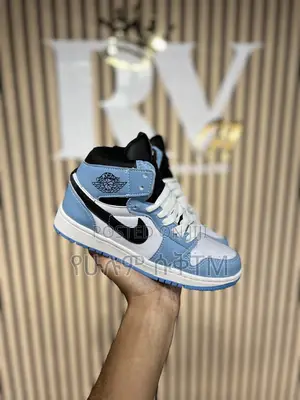 Photo - Original Air Jordan 1 High Retro Og ‘University Blue’ Shoes