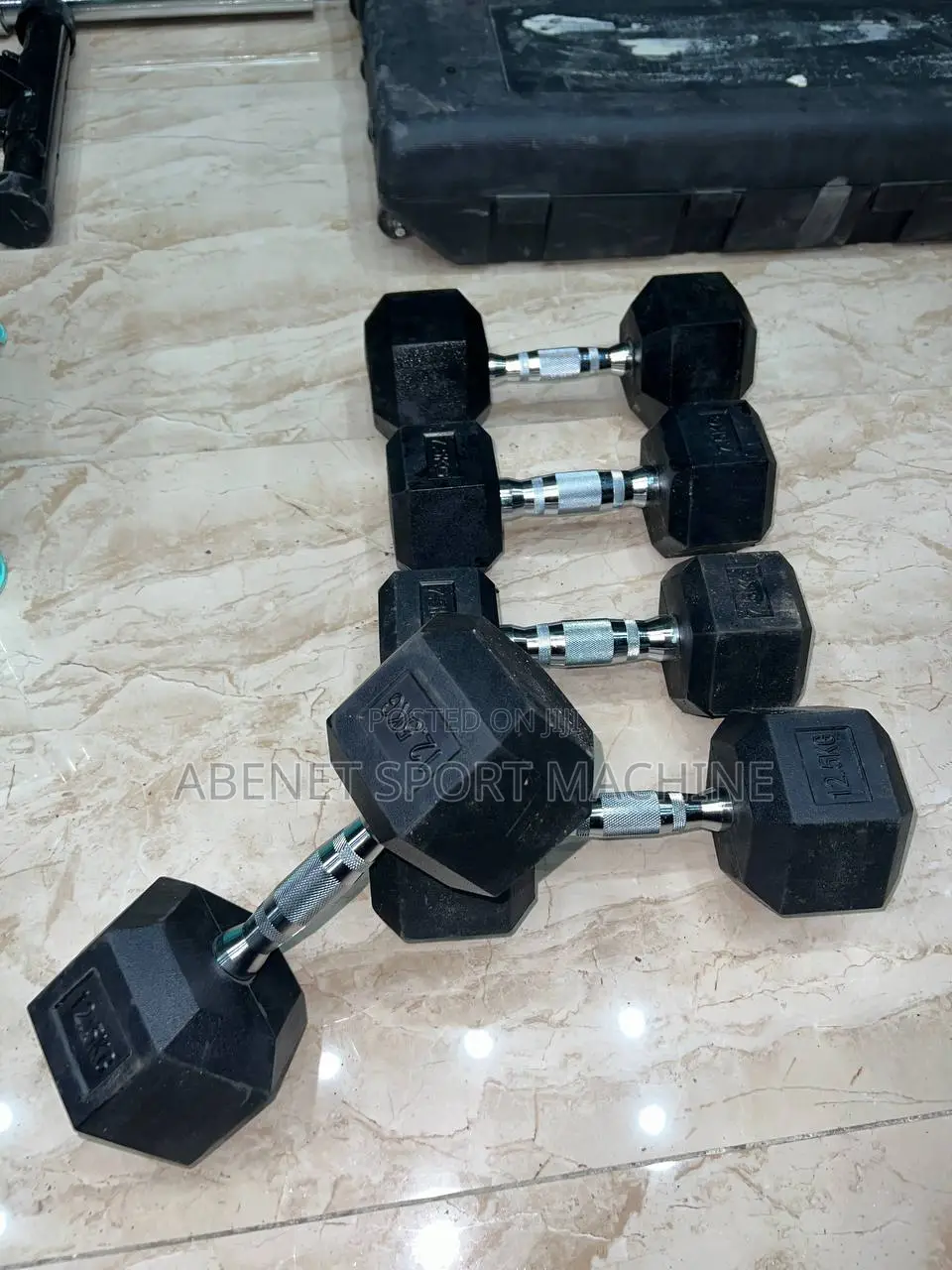 ዘመናዊ የአዉሮፓ ስታንዳርድ Hexagonal Dumbbell