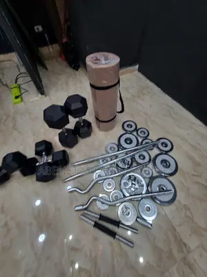 Photo - ዘመናዊ የአዉሮፓ ስታንዳርድ Hexagonal Dumbbell From 7.5 - 35 KGS