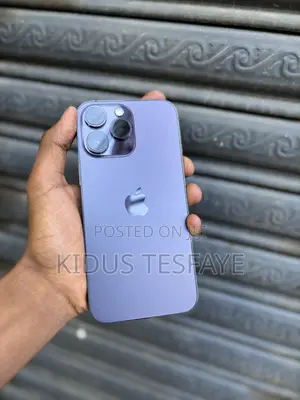 Photo - Apple iPhone 14 Pro Max 512 GB Purple
