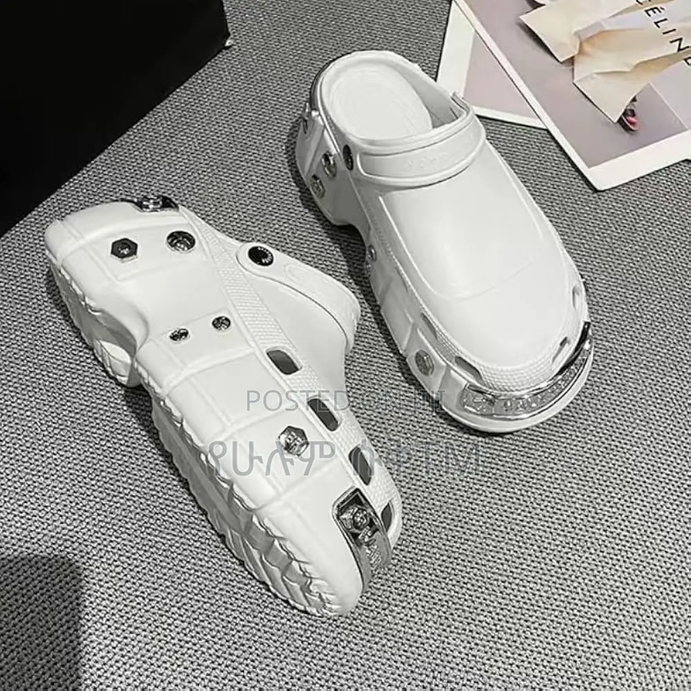 Women’S Chunky Slip-on Sandals Crocs