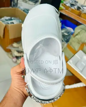 Women’S Chunky Slip-on Sandals Crocs