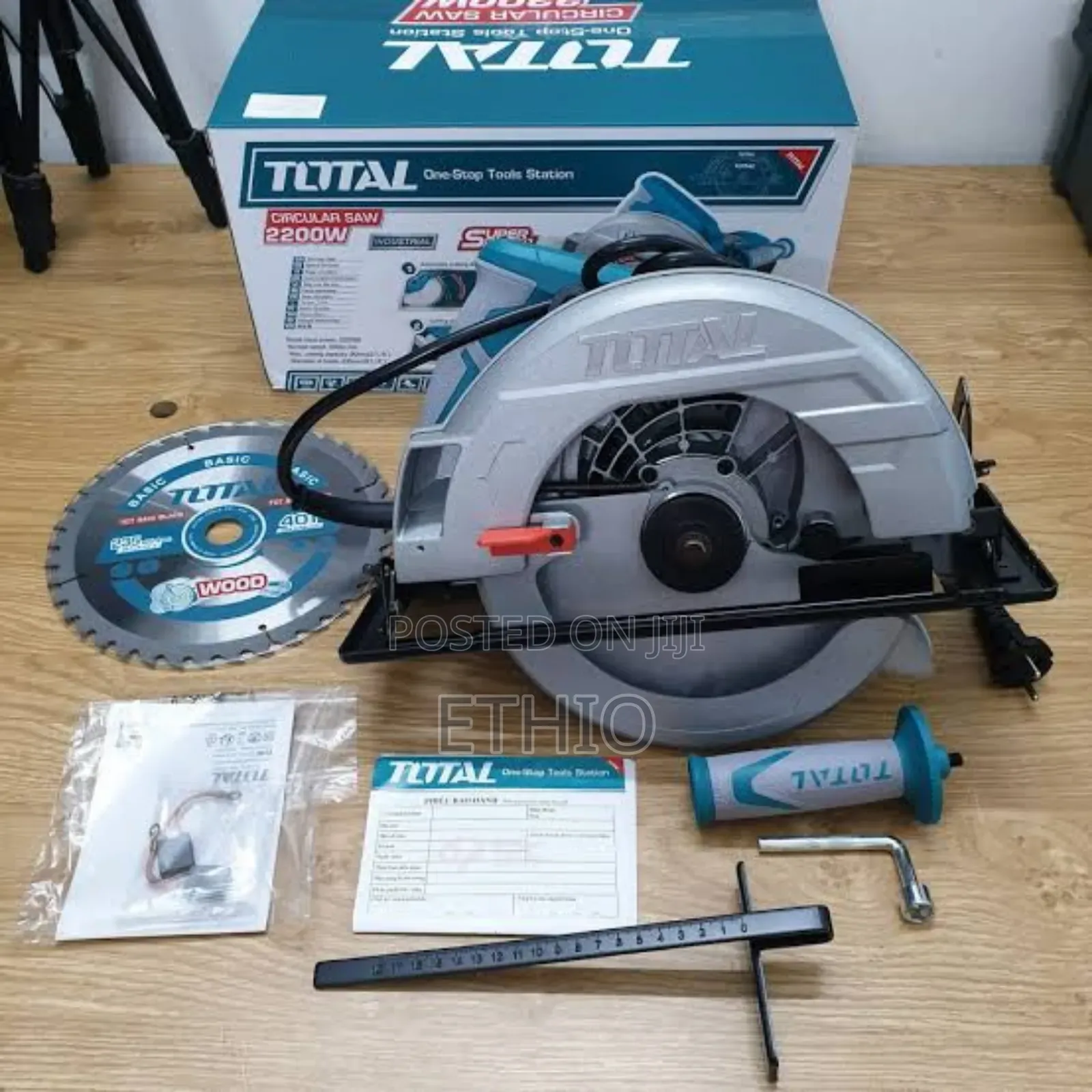 Total Circular Saw 2200w