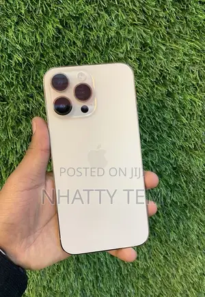 Photo - Apple iPhone 14 Pro Max 128 GB Gold