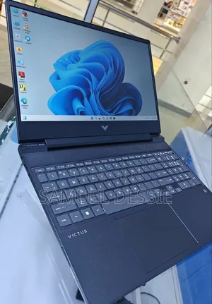 New Laptop HP Victus 15 16GB Intel Core I7 SSD 1T