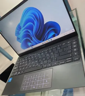 New Laptop Asus ZenBook UX32A 8GB Intel Core I5 SSD 512GB
