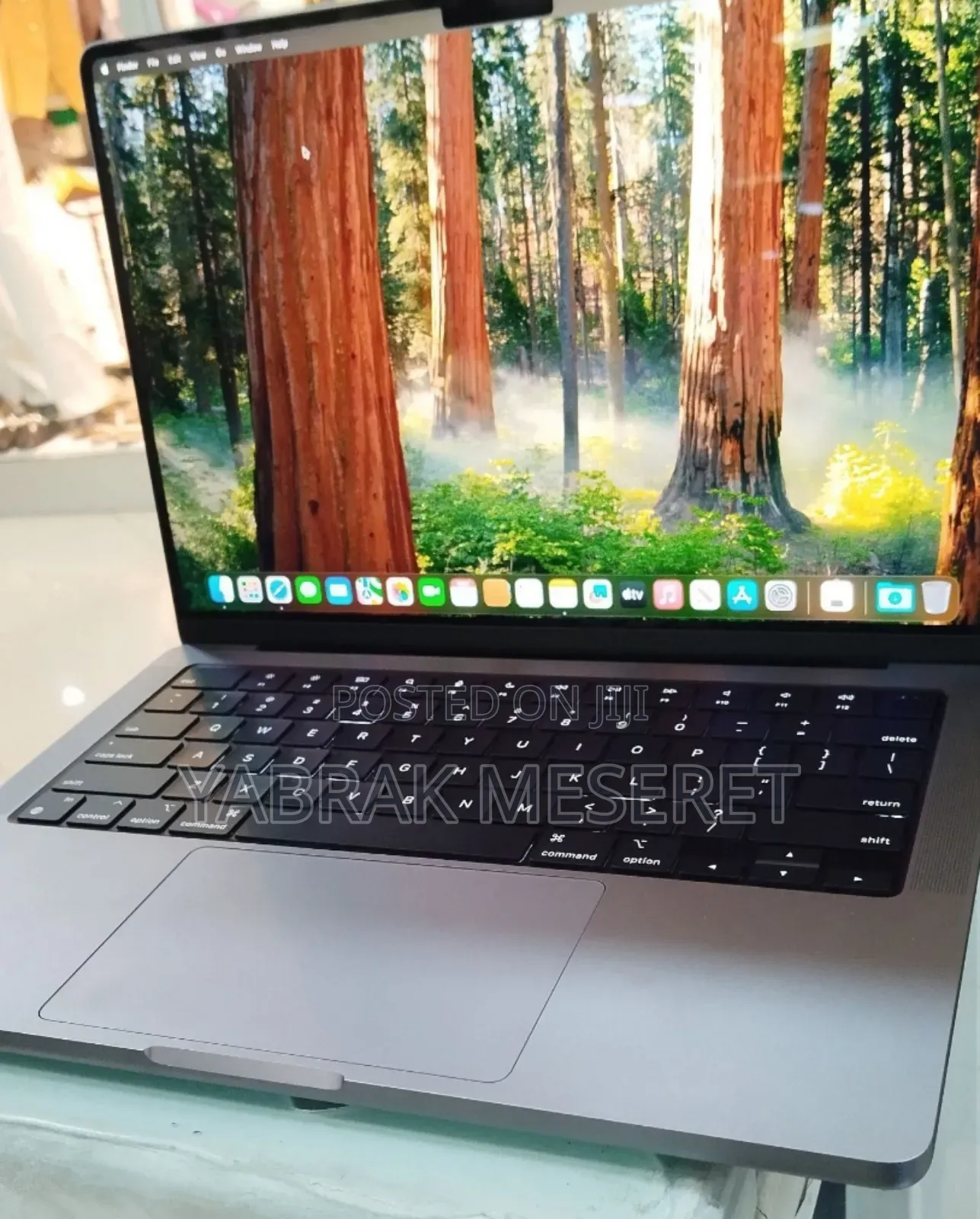 New Laptop Apple MacBook Pro M1 16GB Apple M1 Pro SSD 1T