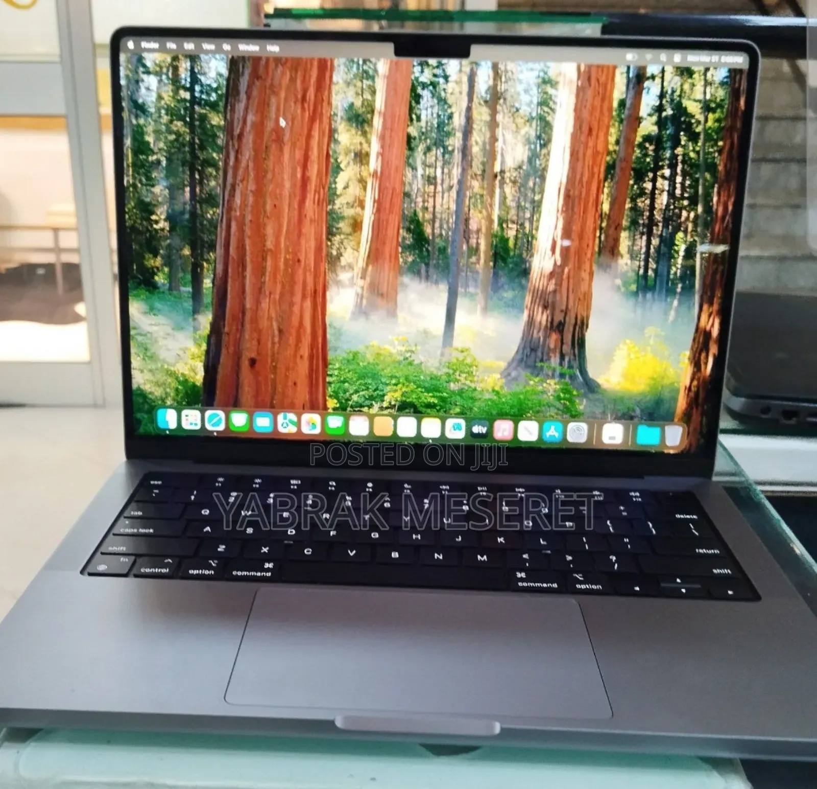 New Laptop Apple MacBook Pro M1 16GB Apple M1 Pro SSD 1T
